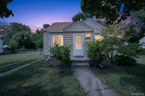 15579 Wakenden, Redford, MI 48239