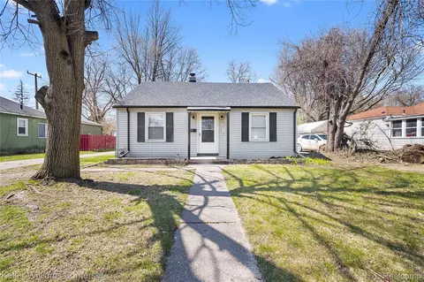 20015 Five Points St, Redford, MI 48240