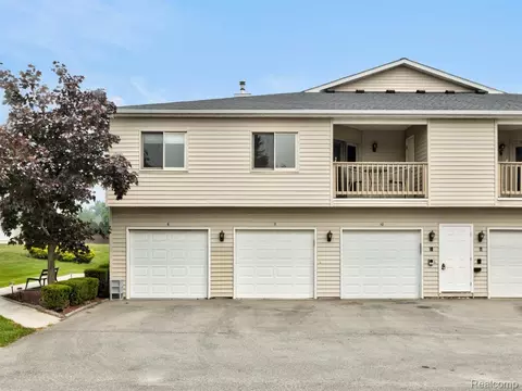 950 Bunce Ave #10, Marysville, MI 48040