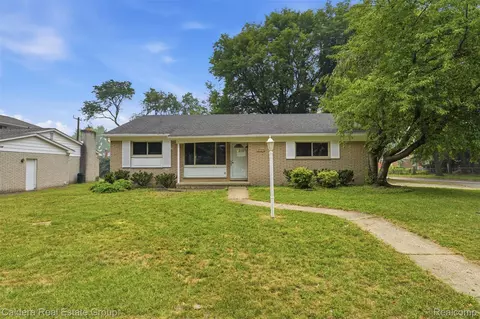 20291 Lacrosse Ave, Southfield, MI 48076