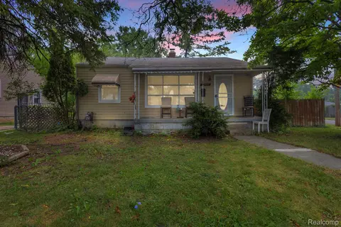 6300 Warwick St, Detroit, MI 48228