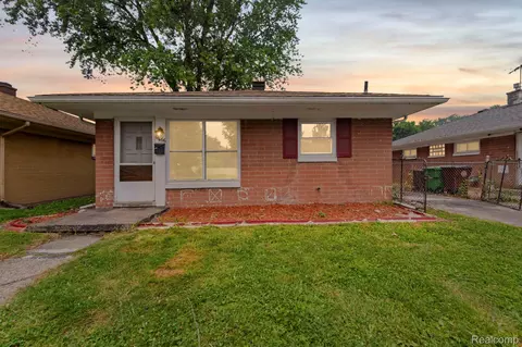 14466 Irene St, Southgate, MI 48195