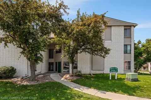 32005 W 12 Mile Rd #205, Farmington Hills, MI 48334