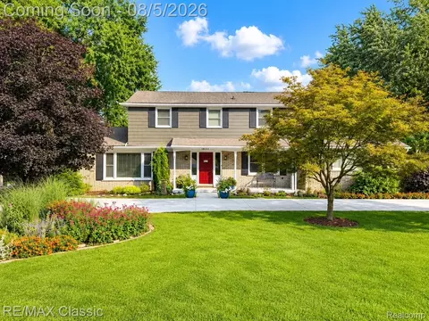 36159 W Lyman Rd, Farmington Hills, MI 48331