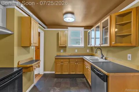 Kitchen - 2630 Queen St, Dearborn, MI 48124 photo 2 of 3