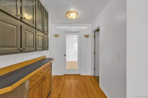 Entry Way - 2630 Queen St, Dearborn, MI 48124 photo 3 of 5