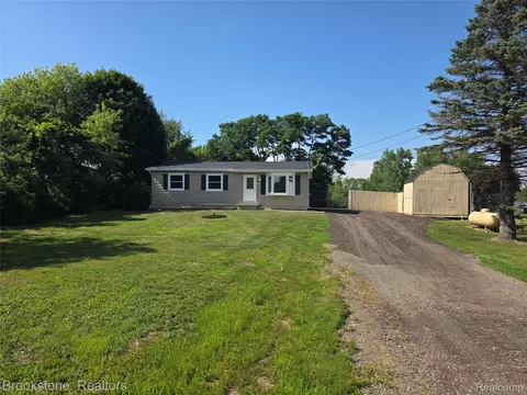 6428 Cook Rd, Mundy, MI 48473