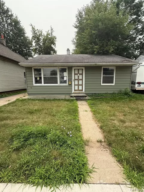 1478 E Harry Ave, Hazel Park, MI 48030