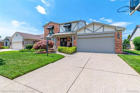 44333 Pentwater Dr, Clinton Township, MI 48038