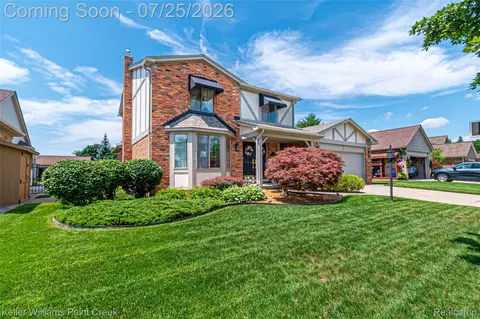 44333 Pentwater Dr, Clinton Township, MI 48038