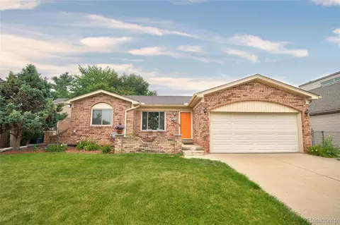 36765 Melbourne Dr, Sterling Heights, MI 48312
