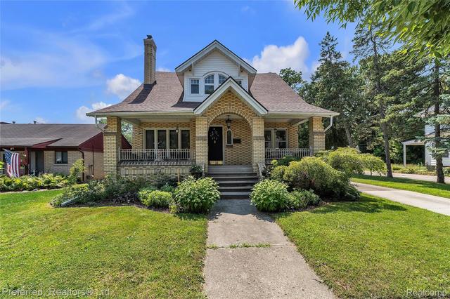 190 Crocker Blvd, Mount Clemens, MI 48043