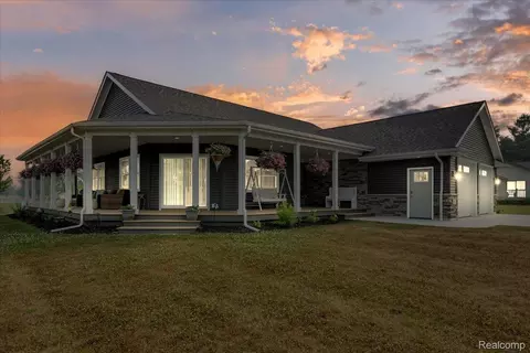 271 E Harrington Rd, Croswell, MI 48422