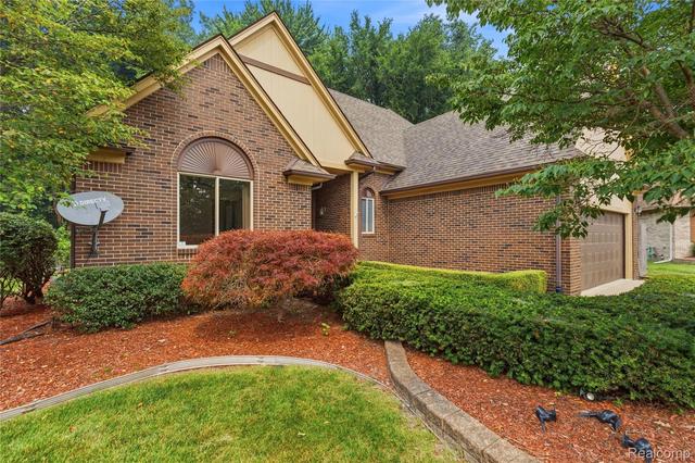48053 Mill Creek Ct, Chesterfield, MI 48047
