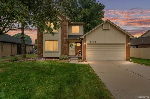 42161 Schoenherr Rd, Sterling Heights, MI 48313