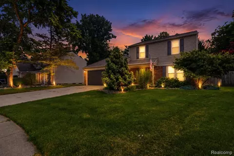 50309 Bellaire Dr, Chesterfield, MI 48047