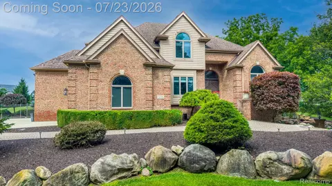 3276 Kern Rd, Orion, MI 48360