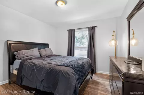 Bedroom - 2708 Roundtree Dr, Troy, MI 48083 photo 1 of 5
