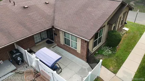 View/Area - 2708 Roundtree Dr, Troy, MI 48083 photo 1 of 2
