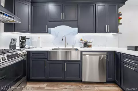 Kitchen - 2708 Roundtree Dr, Troy, MI 48083 photo 1 of 3