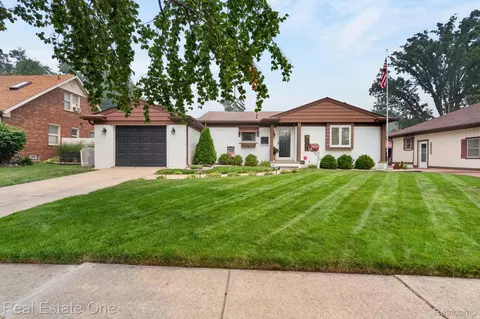 13704 Argyle St, Southgate, MI 48195