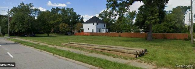 2406 Fischer St, Detroit, MI 48214
