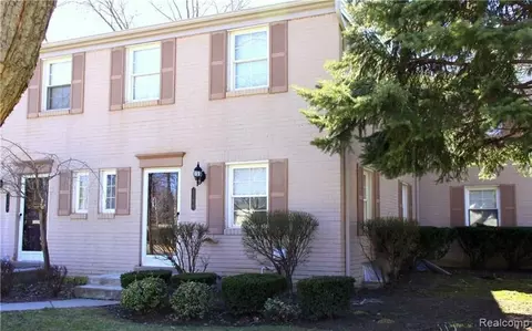 1796 Graefield Rd #20, Birmingham, MI 48009