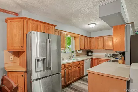 4425 Crampton Cir, Flint, MI 48506 photo 4