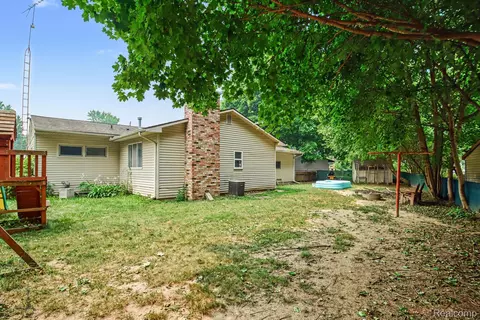 4425 Crampton Cir, Flint, MI 48506 photo 15