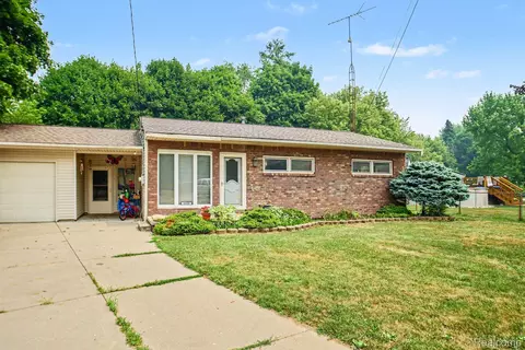 4425 Crampton Cir, Flint, MI 48506 photo 1