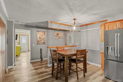 4425 Crampton Cir, Flint, MI 48506 photo 5