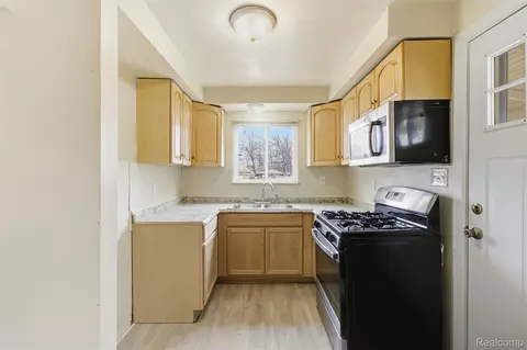 Kitchen - 6011 Washington St, Romulus, MI 48174 photo 1 of 1