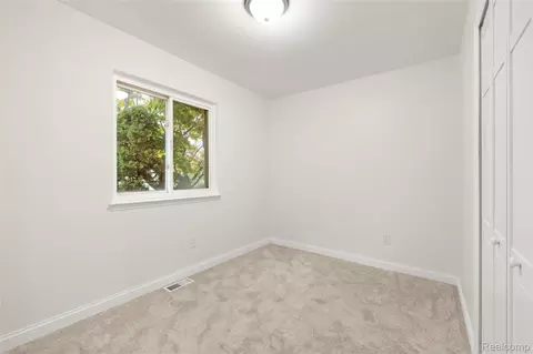 34600 Michelle Dr, Romulus, MI 48174 photo 21