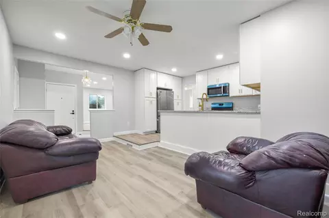 34600 Michelle Dr, Romulus, MI 48174 photo 11