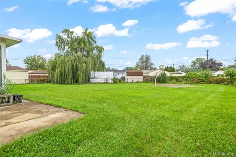 34600 Michelle Dr, Romulus, MI 48174 photo 3