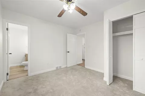 34600 Michelle Dr, Romulus, MI 48174 photo 17