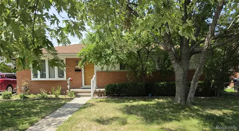 9971 Merriman Rd, Livonia, MI 48150