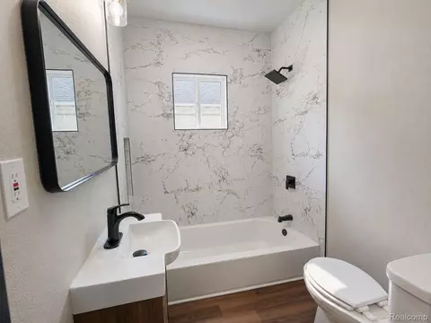 Bath - 741 Freeman Ave, Flint, MI 48507 photo 1 of 1