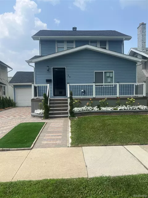 59 Eldredge St, Mount Clemens, MI 48043
