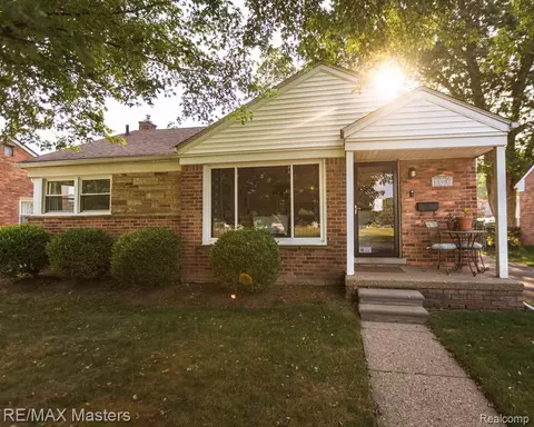 15957 Fox, Redford, MI 48239
