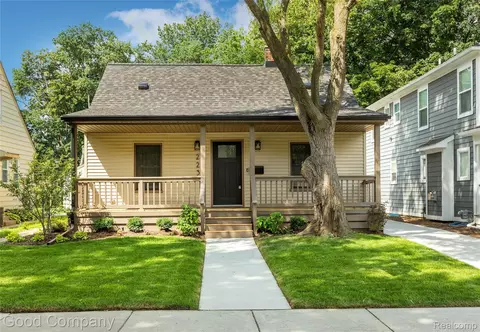 223 N Alexander Ave, Royal Oak, MI 48067