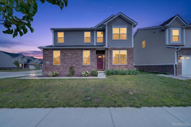 41372 Snowdon Dr, Clinton Township, MI 48038