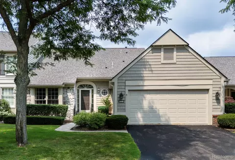 2446 Wildbrook Run, Bloomfield Hills, MI 48304