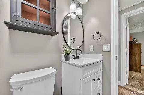 Bath - 13635 Unadilla Rd, Unadilla, MI 48137 photo 3 of 5