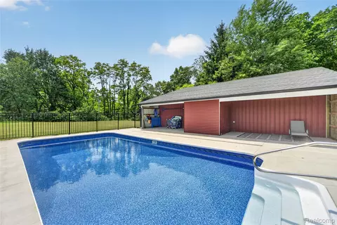 Exterior - 13635 Unadilla Rd, Unadilla, MI 48137 photo 5 of 14