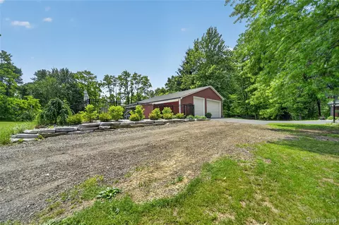 Exterior - 13635 Unadilla Rd, Unadilla, MI 48137 photo 9 of 14