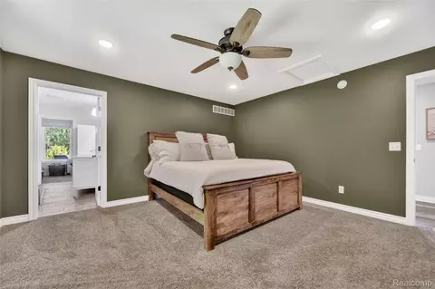 Bedroom - 13635 Unadilla Rd, Unadilla, MI 48137 photo 2 of 9
