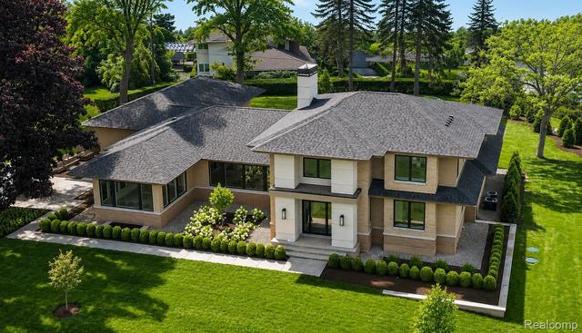 1465 Sodon Lake Dr, Bloomfield Hills, MI 48302