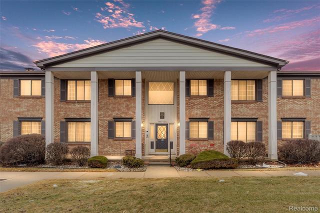 19729 Ridgemont St #31, Saint Clair Shores, MI 48080