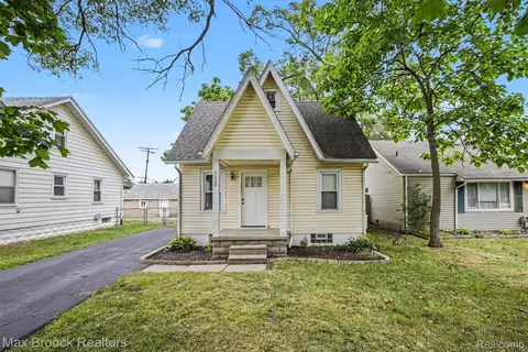 2229 Rosemary Ave, Waterford, MI 48328